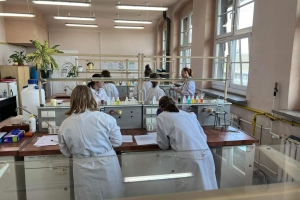 Zajęcia z chemii klasy 1c (biol-chem) na UŚ w Katowicach - zdjęcie16
