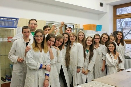 Klasa 2a na zajęciach z biologii i chemii w Katowicach