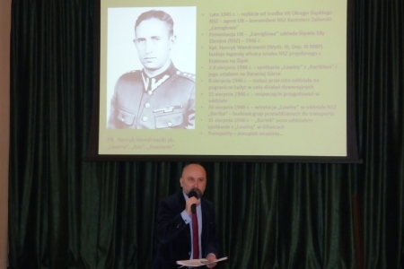 Wykład „Akcja aparatu bezpieczeństwa przeciwko ugrupowaniu partyzanckiemu NSZ kpt. Henryka Flamego”