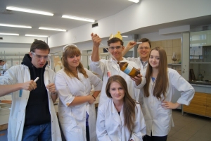 Zajęcia laboratoryjne z chemii w Katowicach kl. 3a i 3d, 09.10.2015 - zdjęcie6