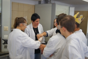 Zajęcia laboratoryjne z chemii w Katowicach kl. 3a i 3d, 09.10.2015 - zdjęcie4