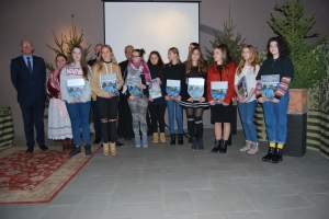 Nagrodzeni uczniowie w Powiatowym Konkursie Plastycznym 