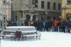 Polonez maturzystów na żywieckim rynku, 21.01.2016; kl. 3 a,b,c - zdjęcie24