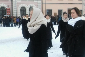 Polonez maturzystów na żywieckim rynku, 21.01.2016; kl. 3 a,b,c - zdjęcie17