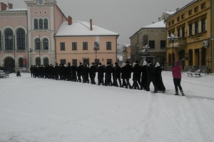 Polonez maturzystów na żywieckim rynku, 21.01.2016; kl. 3 a,b,c - zdjęcie35
