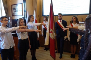 „Młodości! Ty nad poziomy wylatuj…” – ślubowanie uczniów klas pierwszych - zdjęcie8