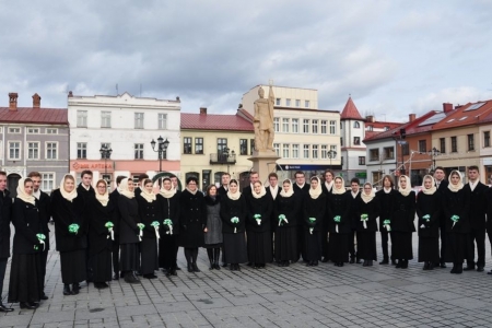 Polonez maturzystów na żywieckim rynku 2020