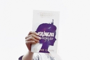 Wyniki konkursu Sleeveface „Z książką Ci do twarzy” - zdjęcie7