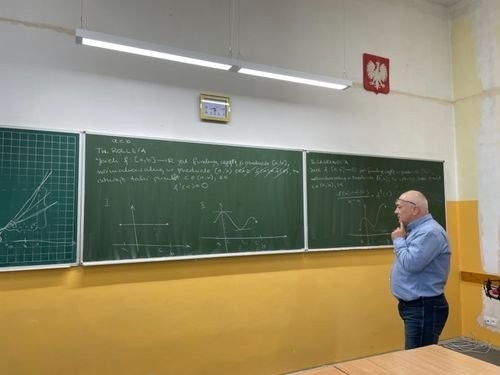 Wykłady w matematycznych klasach uniwersyteckich