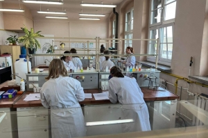 Zajęcia z chemii klasy 1c (biol-chem) na UŚ w Katowicach - zdjęcie14