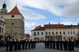 Polonez maturzystów na żywieckim rynku – inauguracja Roku Kopernikańskiego - zdjęcie22