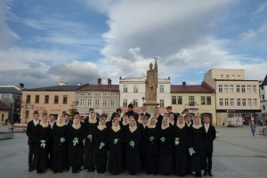 Polonez maturzystów na żywieckim rynku – inauguracja Roku Kopernikańskiego - zdjęcie1