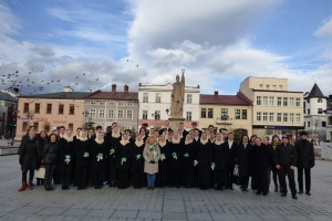 Polonez maturzystów na żywieckim rynku – inauguracja Roku Kopernikańskiego - zdjęcie3