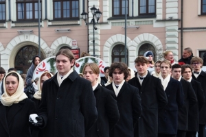 Polonez maturzystów na żywieckim rynku - inauguracja obchodów 120-lecia naszego liceum - zdjęcie6