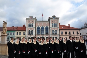 Polonez maturzystów na żywieckim rynku - inauguracja obchodów 120-lecia naszego liceum - zdjęcie8