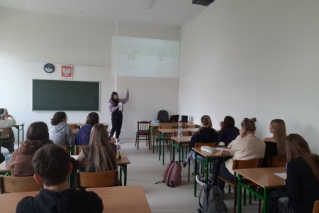 Zajęcia seminaryjne w klasach uniwersyteckich humanistycznych