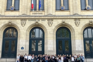 Uczniowie z grup francuskich zakończyli Miesiąc Frankofonii - zdjęcie1