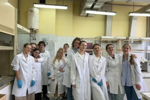 Klasa 2c i 2g na warsztatach chemicznych UŚ w Katowicach - zdjęcie2
