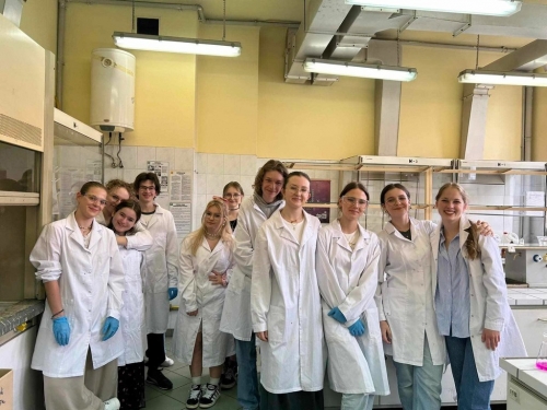 Klasa 2c i 2g na warsztatach chemicznych UŚ w Katowicach