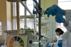 Klasa 2c i 2g na warsztatach chemicznych UŚ w Katowicach - zdjęcie9