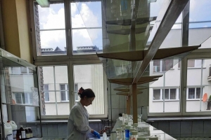 Klasa 2c i 2g na warsztatach chemicznych UŚ w Katowicach - zdjęcie5