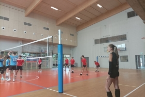 Turniej piłki siatkowej w mixtach zorganizowany z okazji 120 - Lecia Szkoły - zdjęcie5