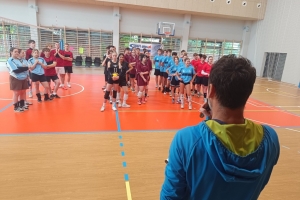 Turniej piłki siatkowej w mixtach zorganizowany z okazji 120 - Lecia Szkoły - zdjęcie3