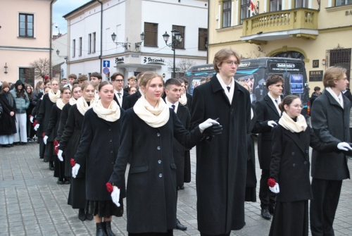 Polonez maturzystów na żywieckim rynku