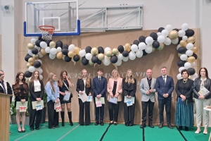 Zakończenie roku szkolnego maturzystów - zdjęcie2