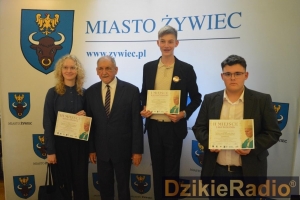 Rodzinne wspomnienia o wielkiej wizycie – uczniowie szkoły laureatami konkursu o św. Janie Pawle II - zdjęcie1