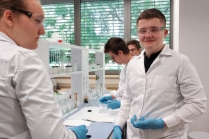 Warsztaty z chemii na UŚ w Chorzowie - klasa 3c i 3g - zdjęcie11