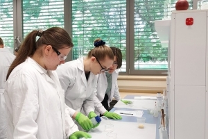 Warsztaty z chemii na UŚ w Chorzowie - klasa 3c i 3g - zdjęcie4