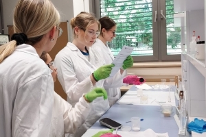 Warsztaty z chemii na UŚ w Chorzowie - klasa 3c i 3g - zdjęcie16