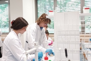 Warsztaty z chemii na UŚ w Chorzowie - klasa 3c i 3g - zdjęcie5
