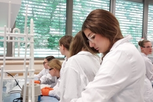 Warsztaty z chemii na UŚ w Chorzowie - klasa 3c i 3g - zdjęcie9