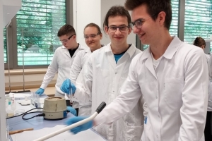 Warsztaty z chemii na UŚ w Chorzowie - klasa 3c i 3g - zdjęcie14