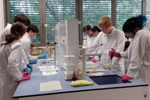 Warsztaty z chemii na UŚ w Chorzowie - klasa 3c i 3g - zdjęcie7