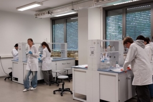Warsztaty z chemii na UŚ w Chorzowie - klasa 3c i 3g - zdjęcie15