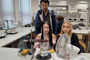 ZAJĘCIA laboratoryjne z fizyki w Uniwersytecie Jagiellońskim - zdjęcie14