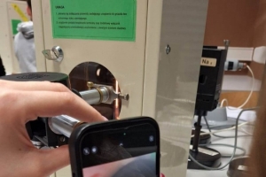 ZAJĘCIA laboratoryjne z fizyki w Uniwersytecie Jagiellońskim - zdjęcie8