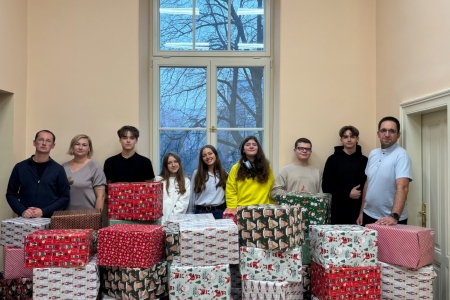 Paczki świąteczne dla potrzebujących