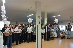 Kolędowanie młodzieży ze Szkolnego Koła Wolontariatu - zdjęcie10