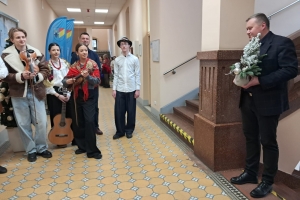 Kolędowanie młodzieży ze Szkolnego Koła Wolontariatu - zdjęcie12