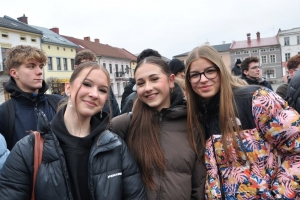 Polonez maturzystów na żywieckim rynku - zdjęcie10