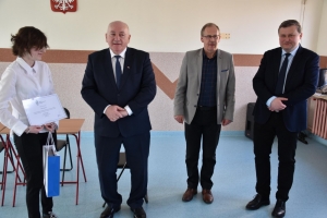 Marta Skrzypek zwyciężczynią etapu okręgowego konkursu „Poznajemy Senat Rzeczypospolitej Polskiej” - zdjęcie1