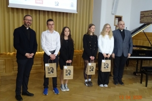 Gala III Diecezjalnego Konkursu Literacko-Religijnego o Rodzinie - zdjęcie5