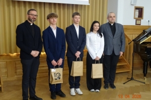 Gala III Diecezjalnego Konkursu Literacko-Religijnego o Rodzinie - zdjęcie8