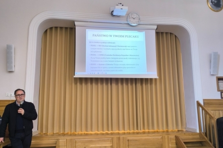 Wykład dra hab. prof. UŚ Marcina Janika oraz warsztaty w ramach projektu „ELSA High School”