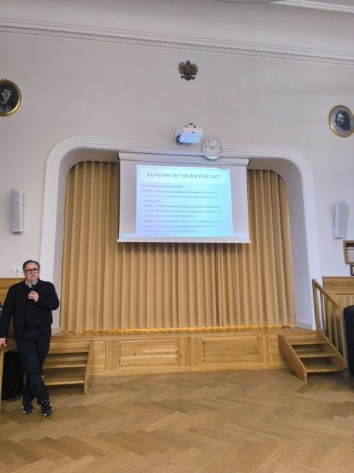 Wykład dra hab. prof. UŚ Marcina Janika oraz warsztaty w ramach projektu „ELSA High School”