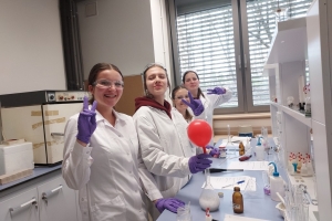 Warsztaty z chemii na UŚ w Chorzowie - klasa 3c i 3g - zdjęcie18